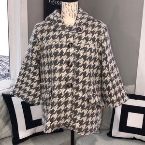 Women's Houndstooth Jacket - Gray and White